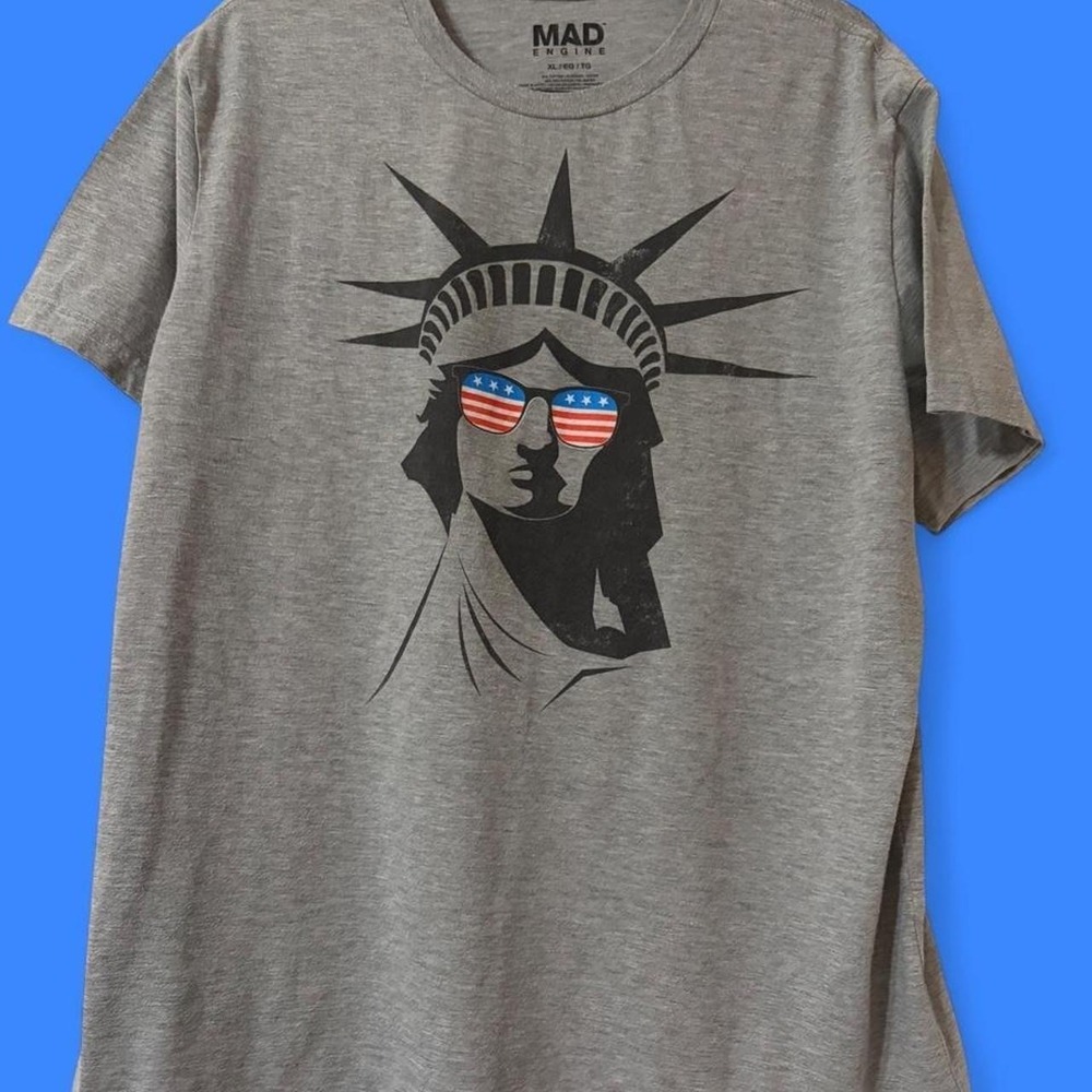 Gray Mad Engine Statue of Liberty Sunglasses 60-40 T-shirt Adult XL